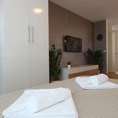Evergreen - In To Relax And Enjoy, Parking 5 Eur Per Day Apartmán *