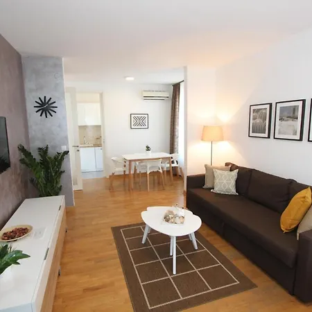 Evergreen - In To Relax And Enjoy, Parking 5 Eur Per Day *